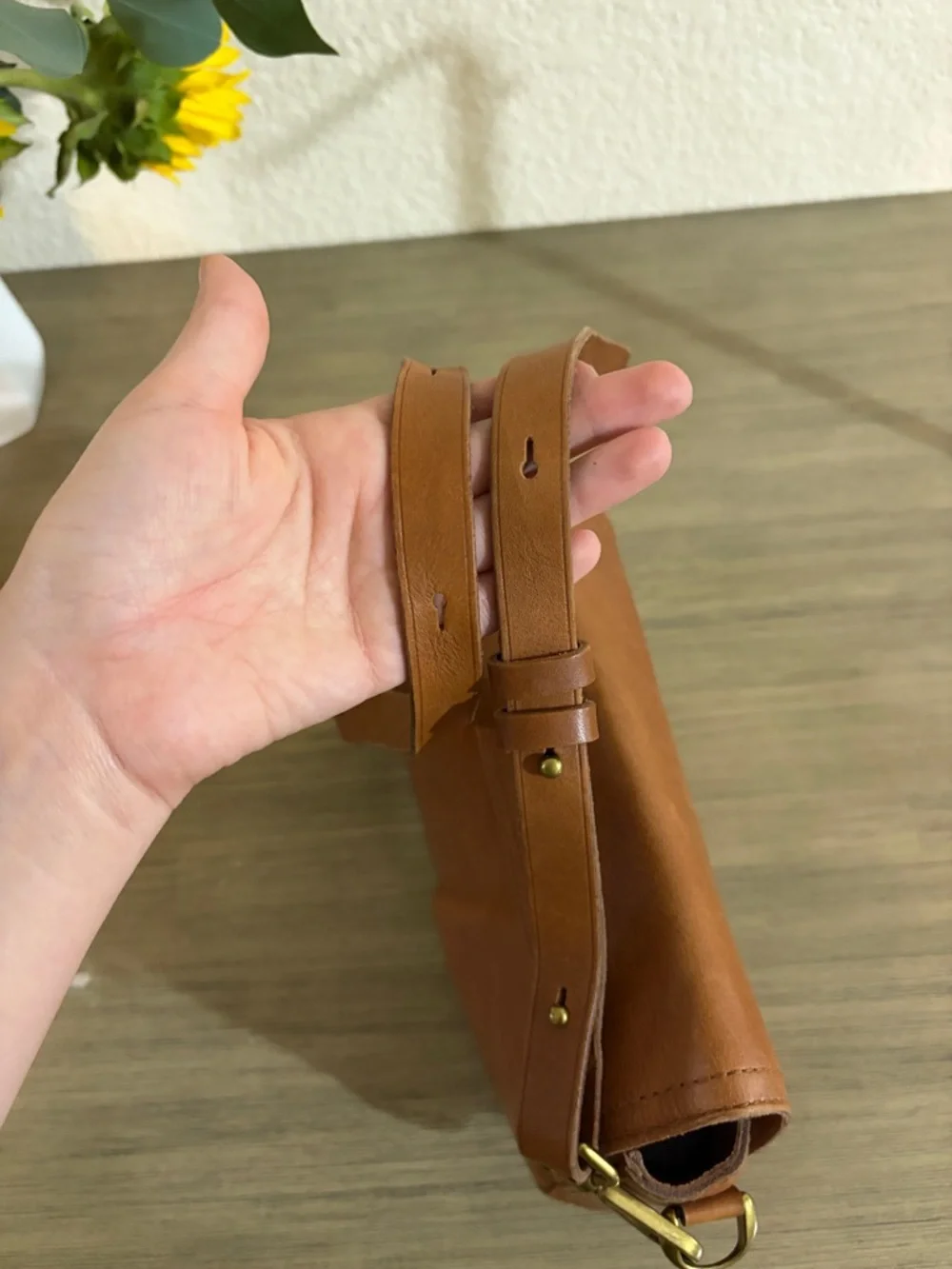 Madewell Classic Brown Magnetic Clasp Leather Flap Shoulder Crossbody Bag - Picture 4 of 10